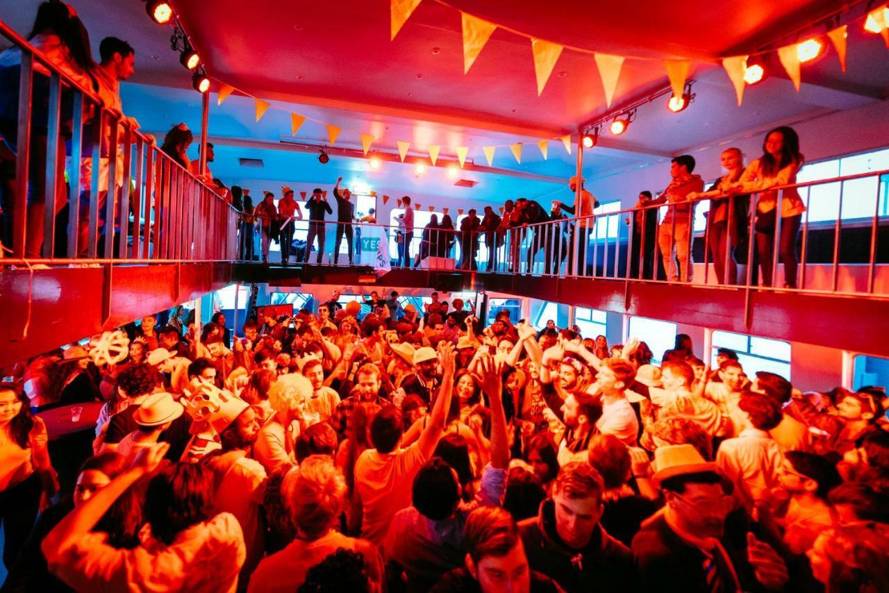 The Esn Kingsday Campsite Amsterdam Exteriör bild